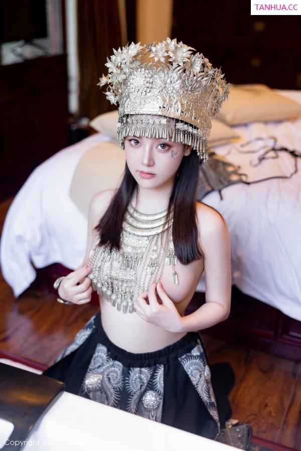 豆瓣酱  [XiuRen]高清写真图 2023.09.27 No.7448 豆瓣酱 苗族服饰第43张图片